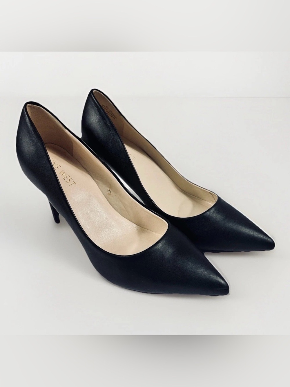 Nine West Etta Black Leather Pointed Toe Pumps Women’s 6M